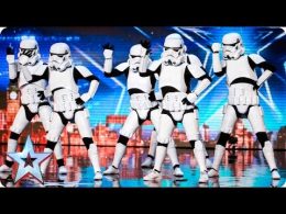 Ebahi par la prestation des stormtroopers, le jury de Britain's Got Talent les envoie en finale