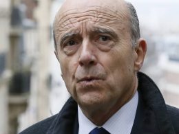 Sarkozy est à la peine derrière Juppé