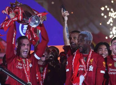 Divock Origi a été le dernier sur le terrain pour célébrer la victoire de Liverpool en Premier League