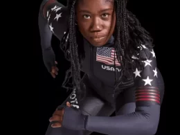 Erin Jackson est devenue la première femme noire à remporter une médaille d'or olympique en speedskating